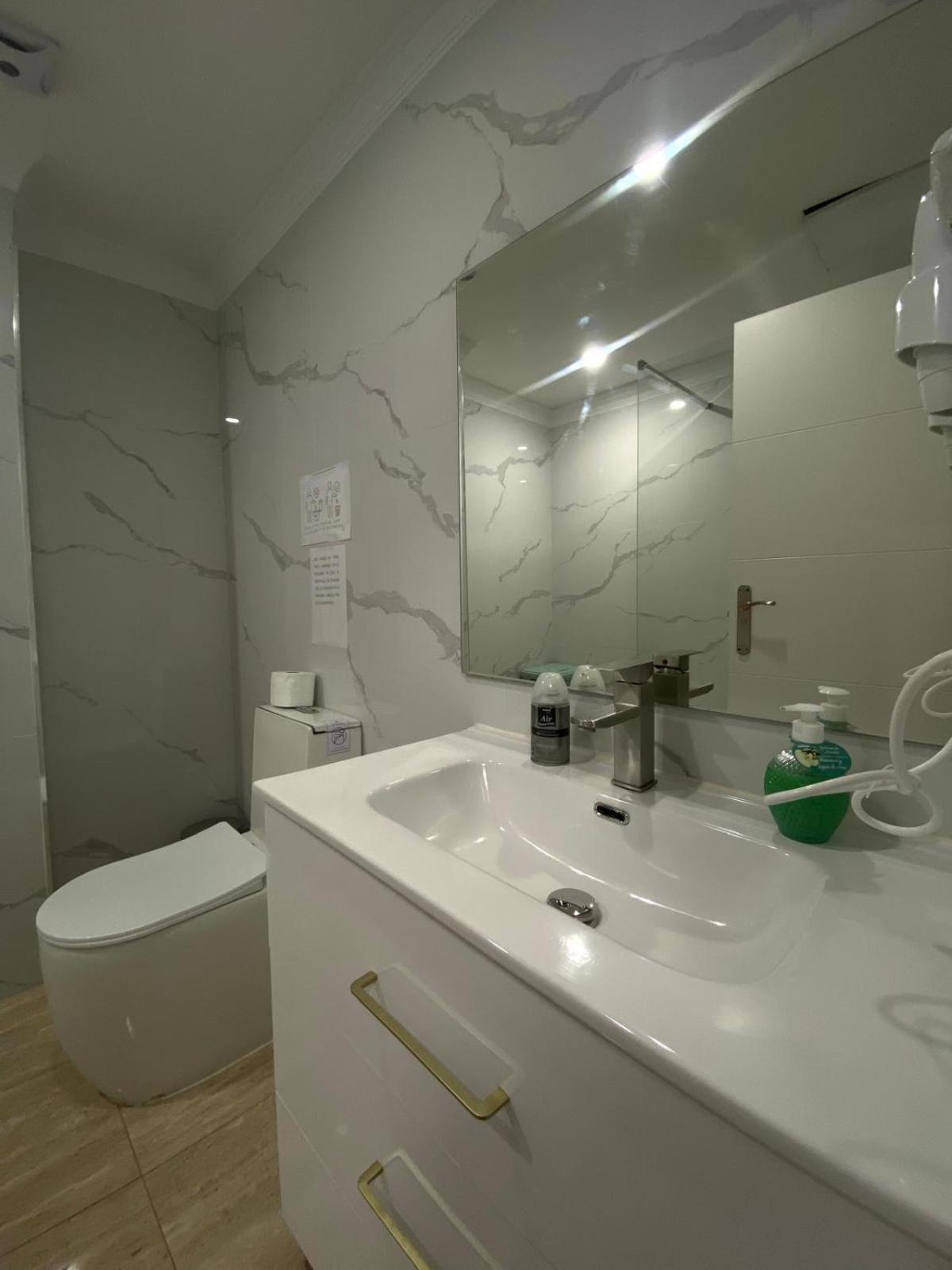 Bambu Hostel Capsules Sevilla Exterior foto